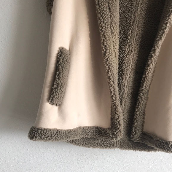 Faux Fur Vest - Picture 3 of 5